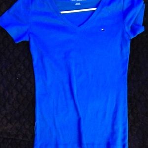 Xs women's NWOT Tommy Hilfiger bright blue t -shirt it has not been worn